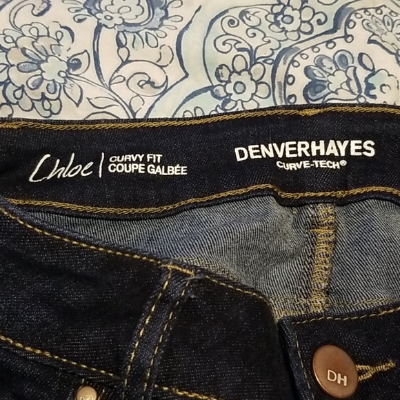 Chloe Capri Length Jeans - Picture 3 of 4